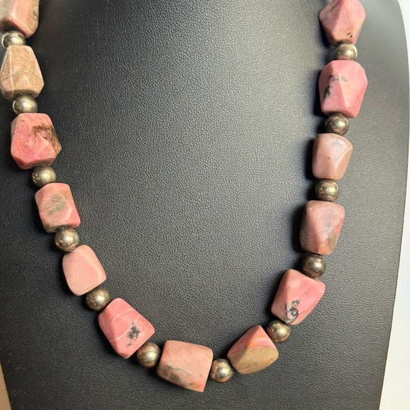Bold Chunky Rhodonite and Silver Tone Beads Necklace - Picture 11 of 12
